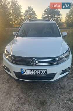 Внедорожник / Кроссовер Volkswagen Tiguan 2016 в Ирпене