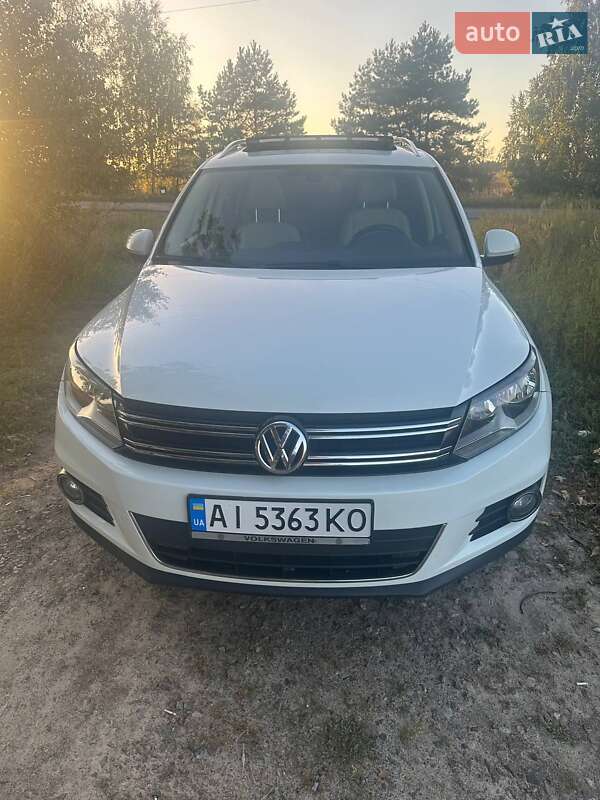 Позашляховик / Кросовер Volkswagen Tiguan 2016 в Ірпені