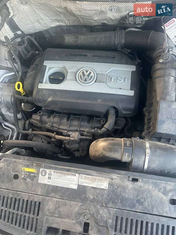 Позашляховик / Кросовер Volkswagen Tiguan 2016 в Ірпені