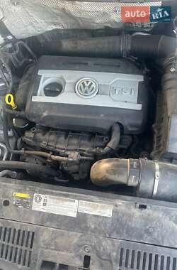 Внедорожник / Кроссовер Volkswagen Tiguan 2016 в 