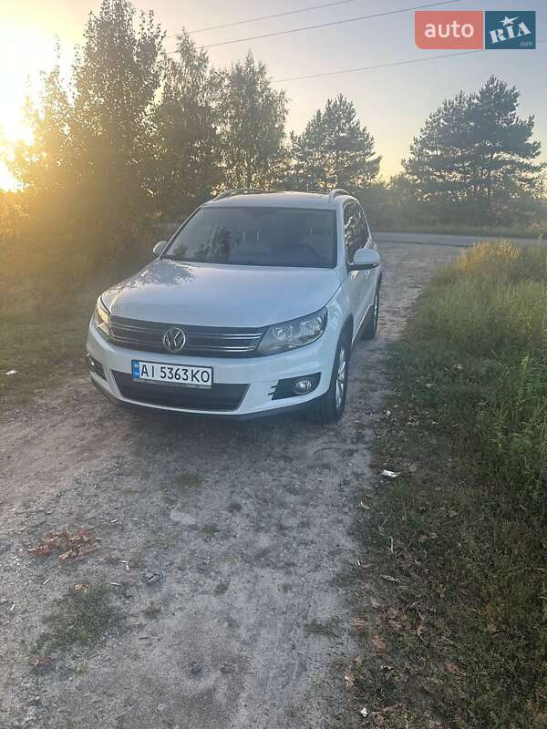 Позашляховик / Кросовер Volkswagen Tiguan 2016 в Ірпені