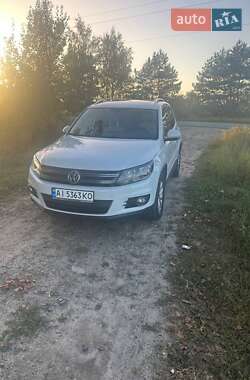 Внедорожник / Кроссовер Volkswagen Tiguan 2016 в 