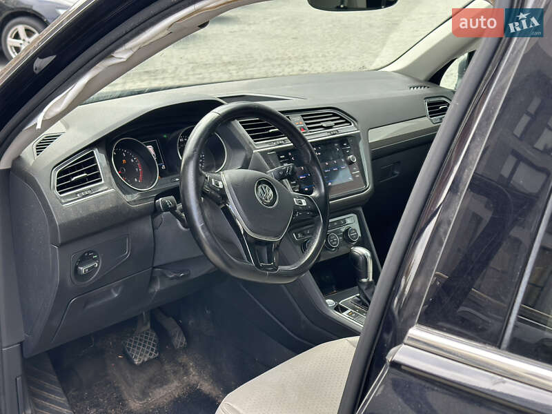 Внедорожник / Кроссовер Volkswagen Tiguan 2018 в Львове
