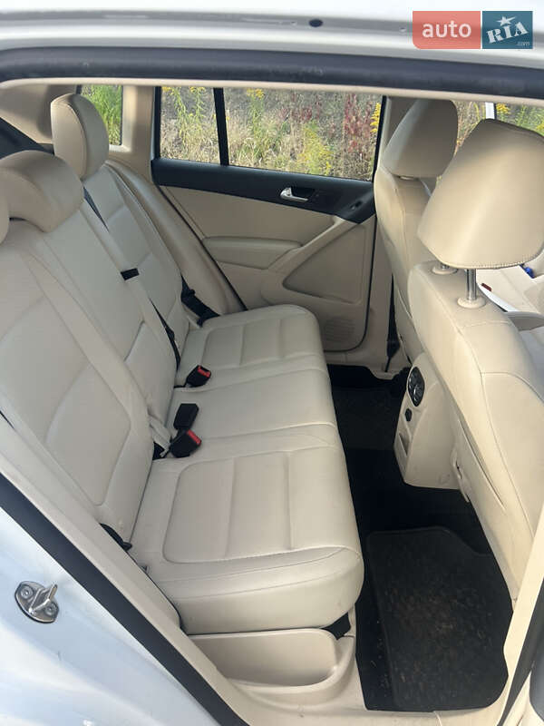 Внедорожник / Кроссовер Volkswagen Tiguan 2016 в Ровно фото 19 Внедорожник / Кроссовер Volkswagen Tiguan 2016 в Ровно