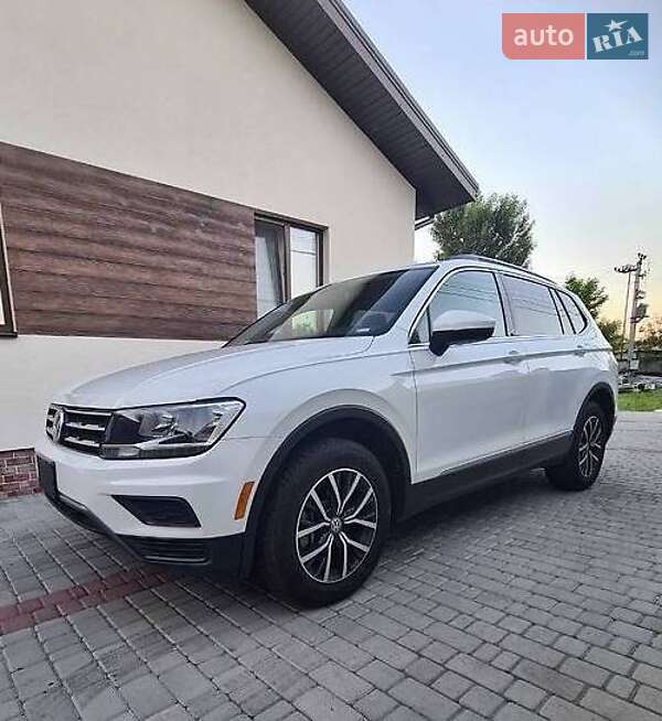 Внедорожник / Кроссовер Volkswagen Tiguan 2020 в 