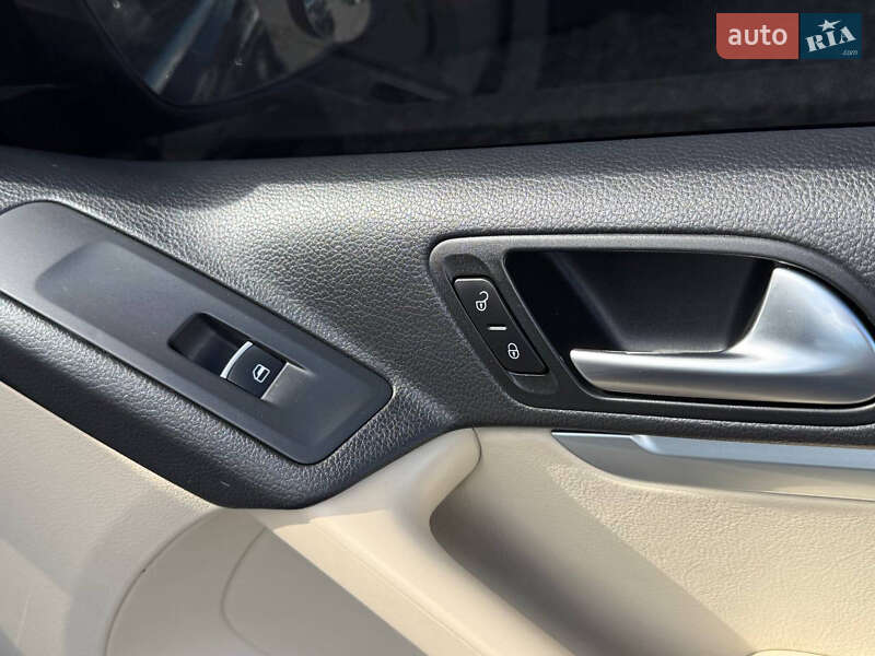 Позашляховик / Кросовер Volkswagen Tiguan 2015 в Стрию