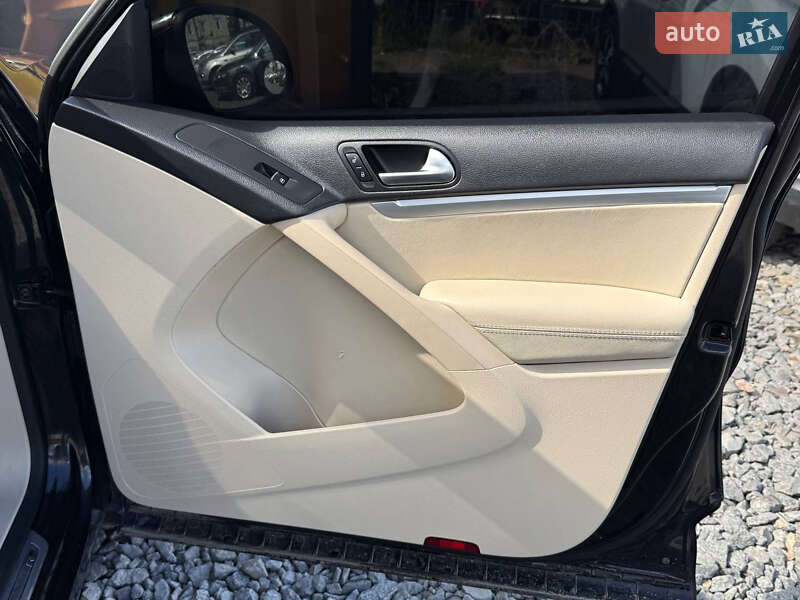 Позашляховик / Кросовер Volkswagen Tiguan 2015 в Стрию