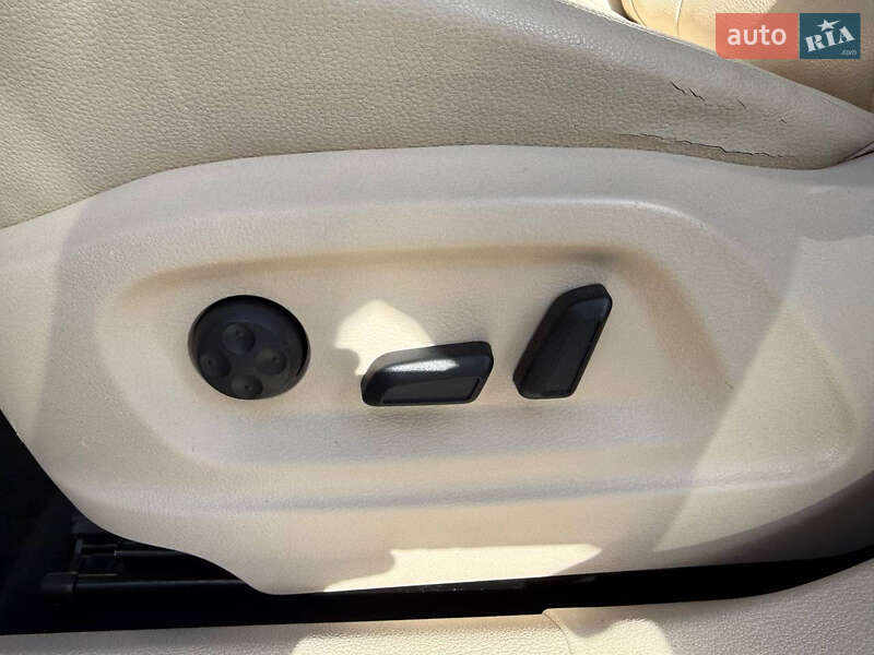 Позашляховик / Кросовер Volkswagen Tiguan 2015 в Стрию