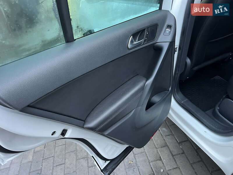 Позашляховик / Кросовер Volkswagen Tiguan 2017 в Луцьку фото 29 Позашляховик / Кросовер Volkswagen Tiguan 2017 в Луцьку