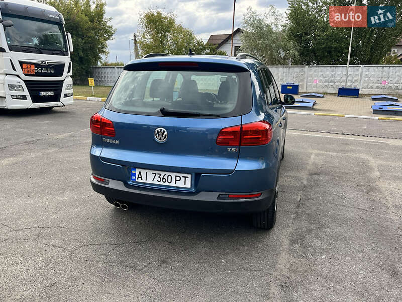 Позашляховик / Кросовер Volkswagen Tiguan 2016 в Василькові