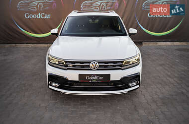 Внедорожник / Кроссовер Volkswagen Tiguan 2016 в 