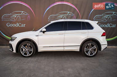Внедорожник / Кроссовер Volkswagen Tiguan 2016 в 