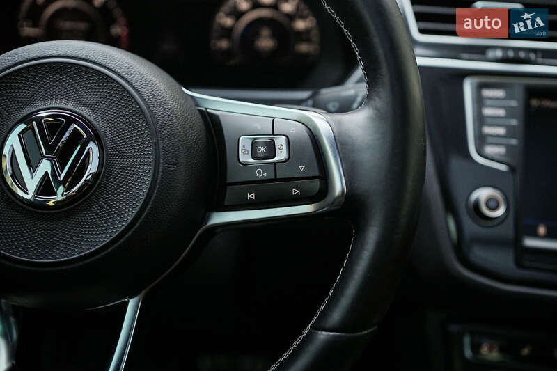 Внедорожник / Кроссовер Volkswagen Tiguan 2016 в Луцке