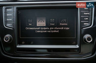 Внедорожник / Кроссовер Volkswagen Tiguan 2016 в 