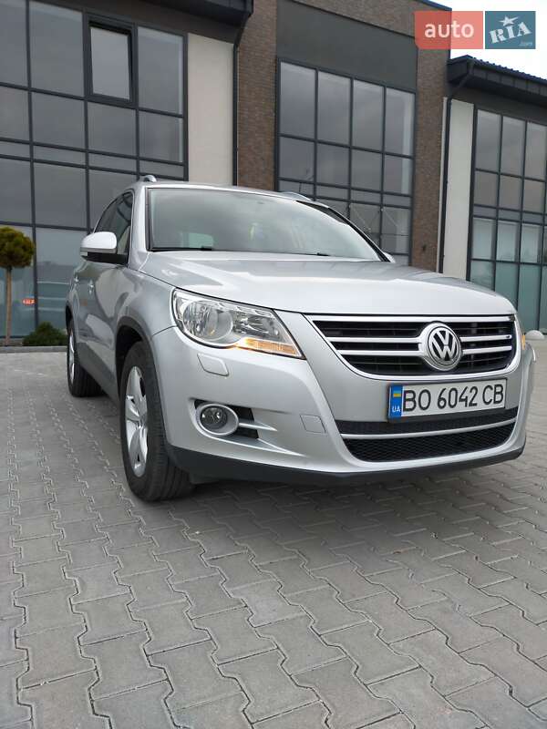 Позашляховик / Кросовер Volkswagen Tiguan 2010 в Тернополі