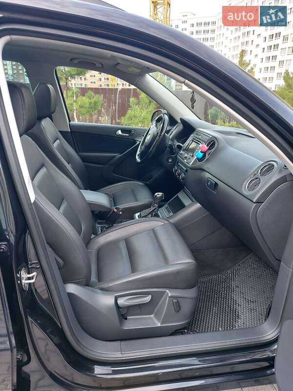 Внедорожник / Кроссовер Volkswagen Tiguan 2013 в Хмельницком