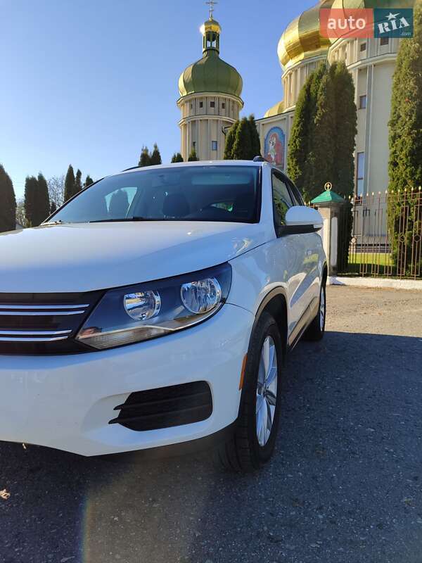 Внедорожник / Кроссовер Volkswagen Tiguan 2017 в Дубно