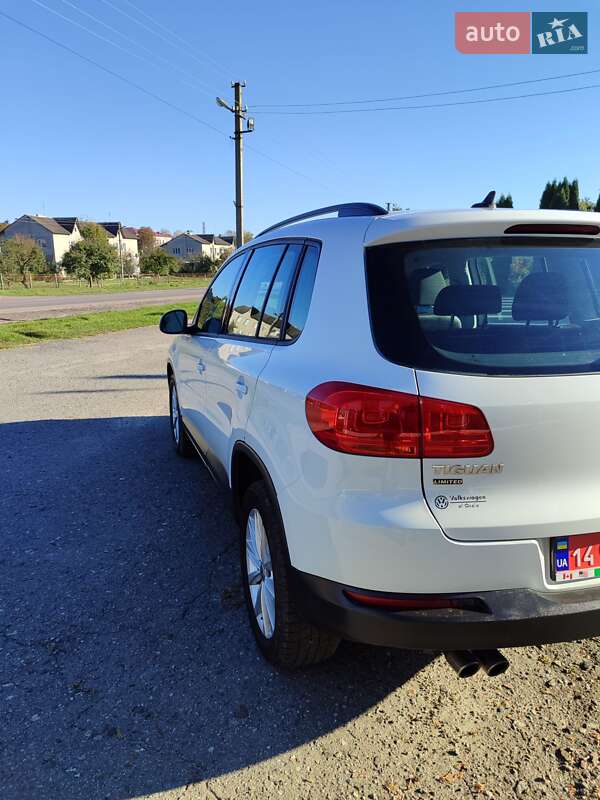 Внедорожник / Кроссовер Volkswagen Tiguan 2017 в Дубно