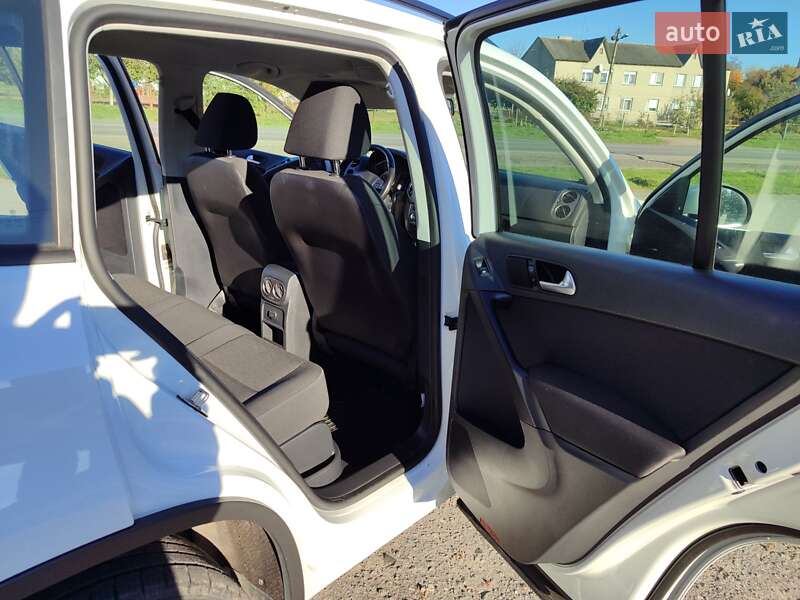 Внедорожник / Кроссовер Volkswagen Tiguan 2017 в Дубно