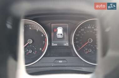 Внедорожник / Кроссовер Volkswagen Tiguan 2017 в 