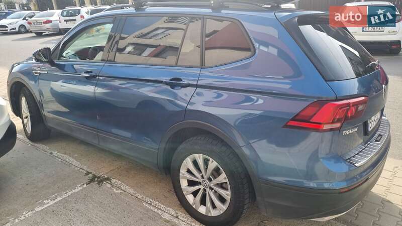 Позашляховик / Кросовер Volkswagen Tiguan 2017 в Одесі