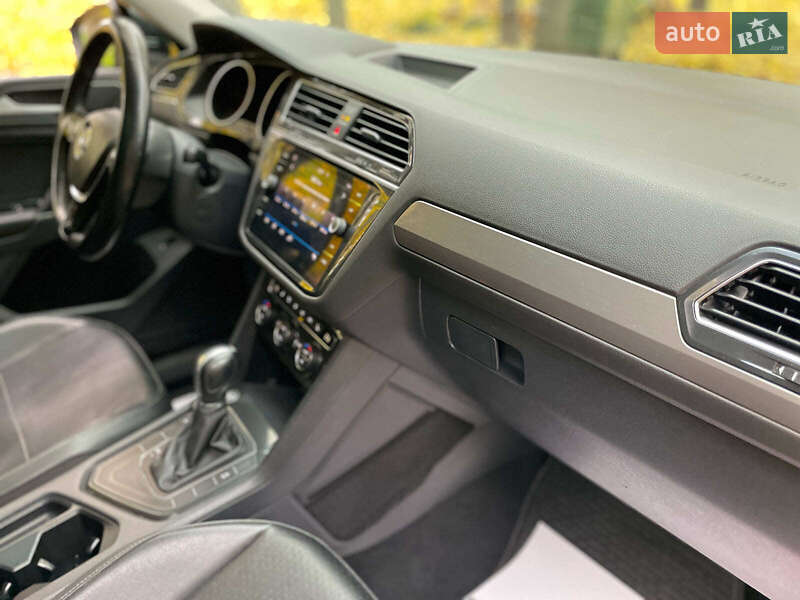 Внедорожник / Кроссовер Volkswagen Tiguan 2017 в Киеве фото 42 Внедорожник / Кроссовер Volkswagen Tiguan 2017 в Киеве