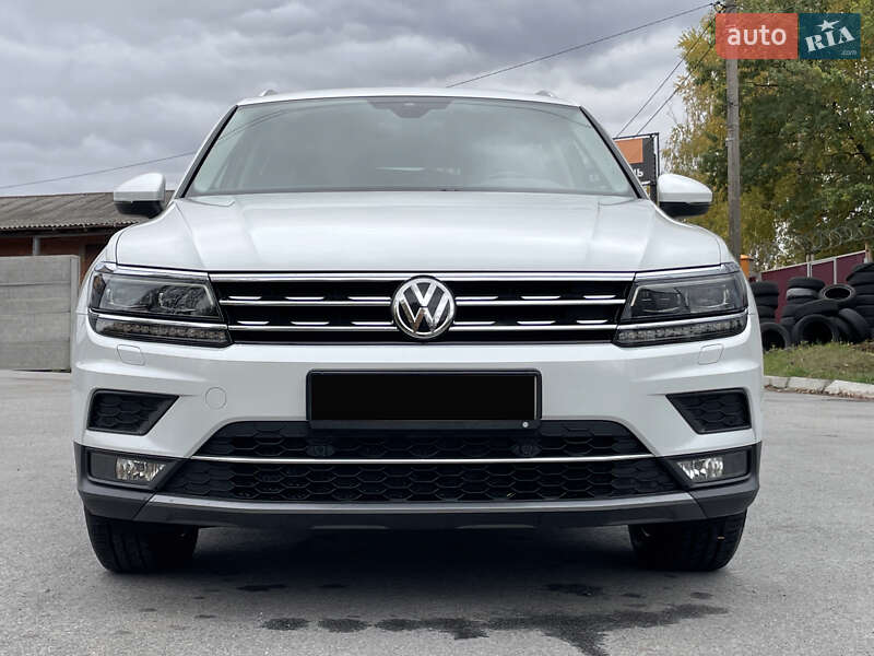 Внедорожник / Кроссовер Volkswagen Tiguan 2019 в 