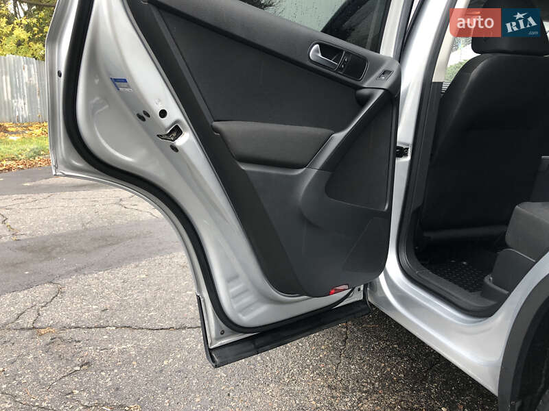 Внедорожник / Кроссовер Volkswagen Tiguan 2015 в Кременчуге фото 27 Внедорожник / Кроссовер Volkswagen Tiguan 2015 в Кременчуге