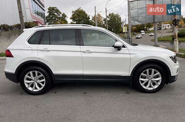 Внедорожник / Кроссовер Volkswagen Tiguan 2019 в 