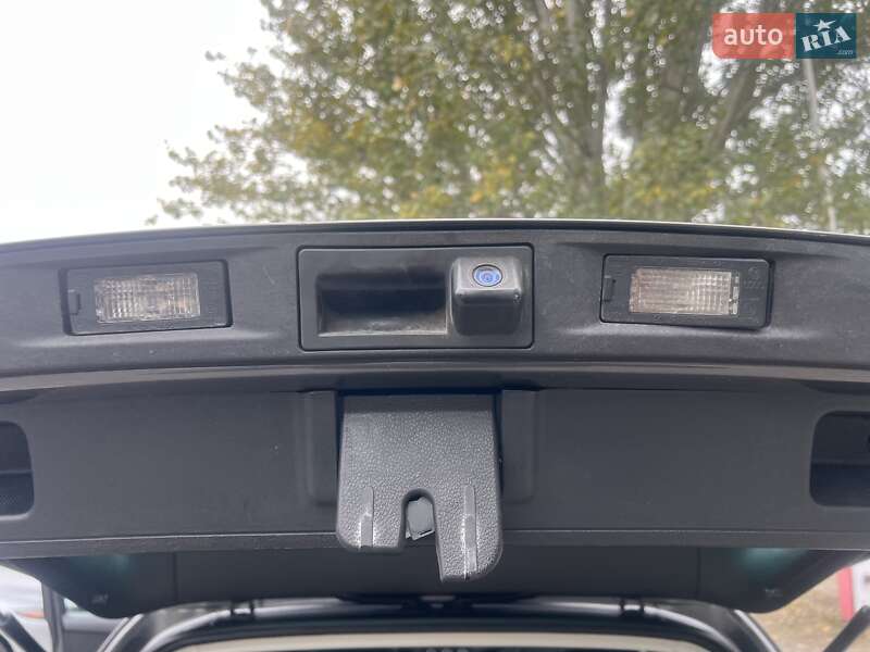 Позашляховик / Кросовер Volkswagen Tiguan 2015 в Дніпрі