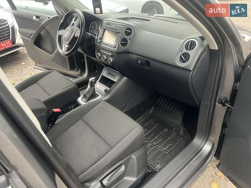 Позашляховик / Кросовер Volkswagen Tiguan 2015 в Дніпрі