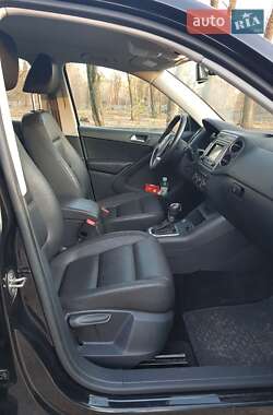 Позашляховик / Кросовер Volkswagen Tiguan 2015 в  фото 14 Позашляховик / Кросовер Volkswagen Tiguan 2015 в