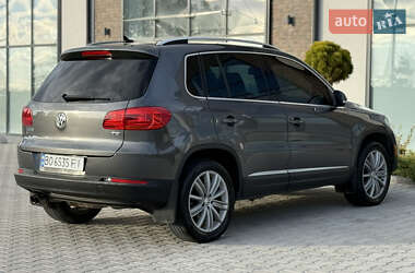 Внедорожник / Кроссовер Volkswagen Tiguan 2015 в 