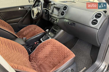 Внедорожник / Кроссовер Volkswagen Tiguan 2015 в 