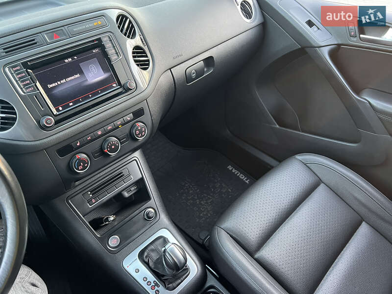 Внедорожник / Кроссовер Volkswagen Tiguan 2016 в Николаеве