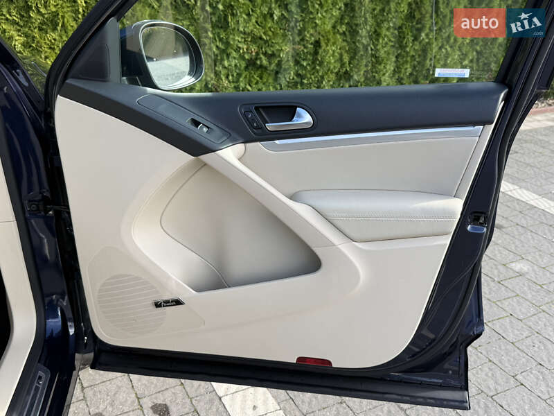 Позашляховик / Кросовер Volkswagen Tiguan 2015 в Стрию