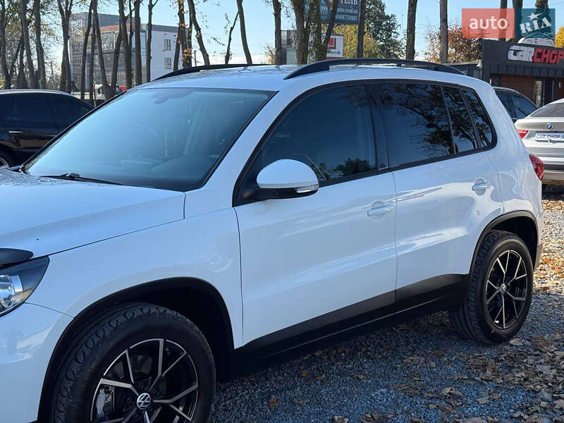 Внедорожник / Кроссовер Volkswagen Tiguan 2016 в Стрые