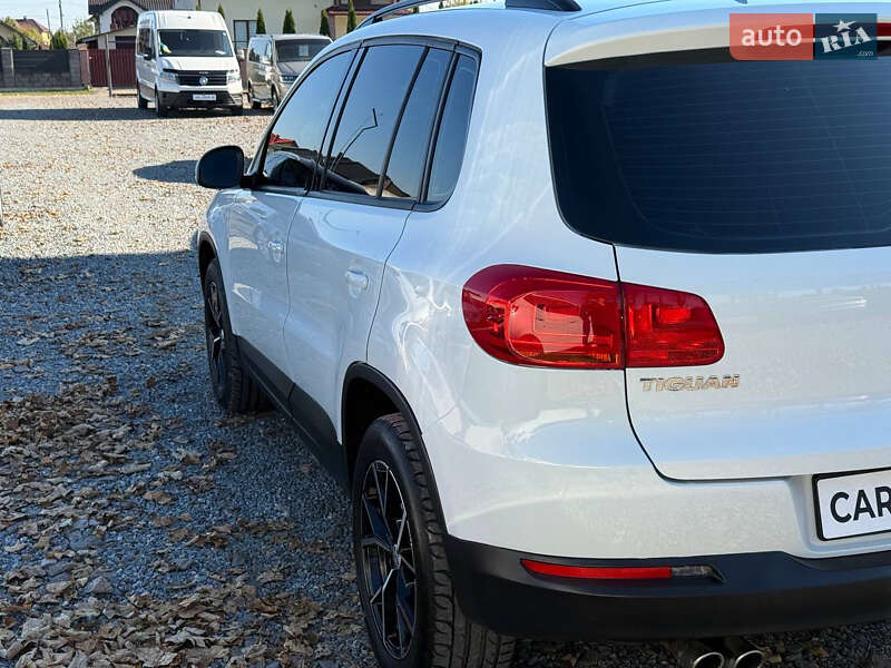 Внедорожник / Кроссовер Volkswagen Tiguan 2016 в Стрые
