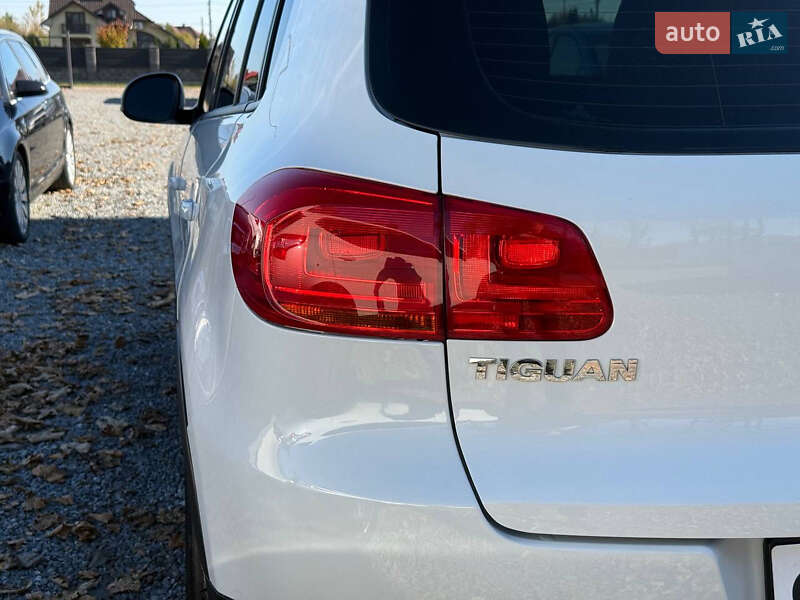 Внедорожник / Кроссовер Volkswagen Tiguan 2016 в Стрые