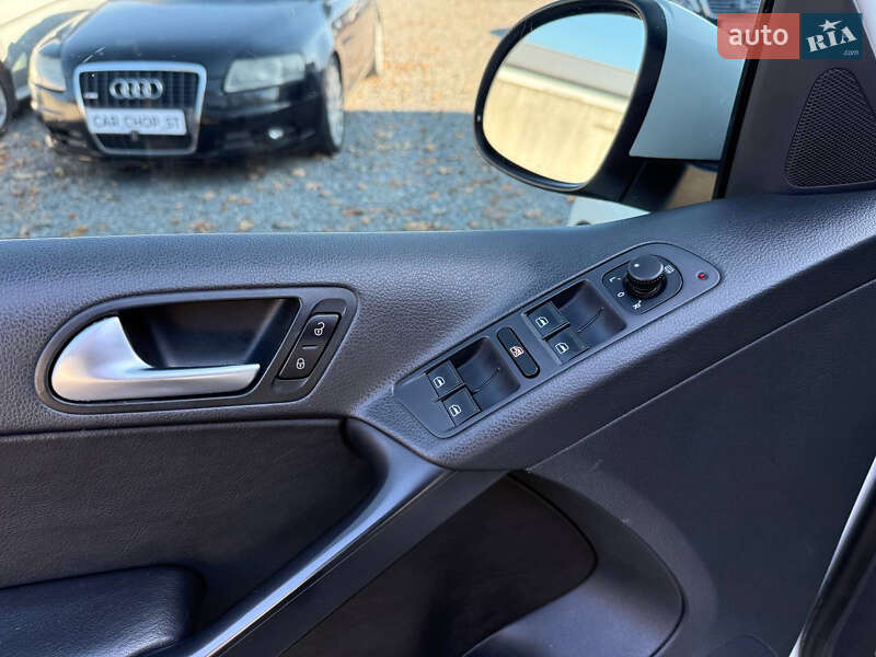 Внедорожник / Кроссовер Volkswagen Tiguan 2016 в Стрые