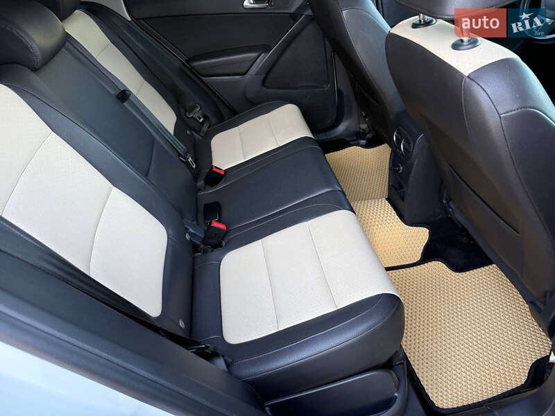 Внедорожник / Кроссовер Volkswagen Tiguan 2016 в Стрые