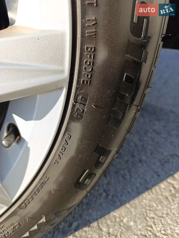 Позашляховик / Кросовер Volkswagen Tiguan 2016 в Львові