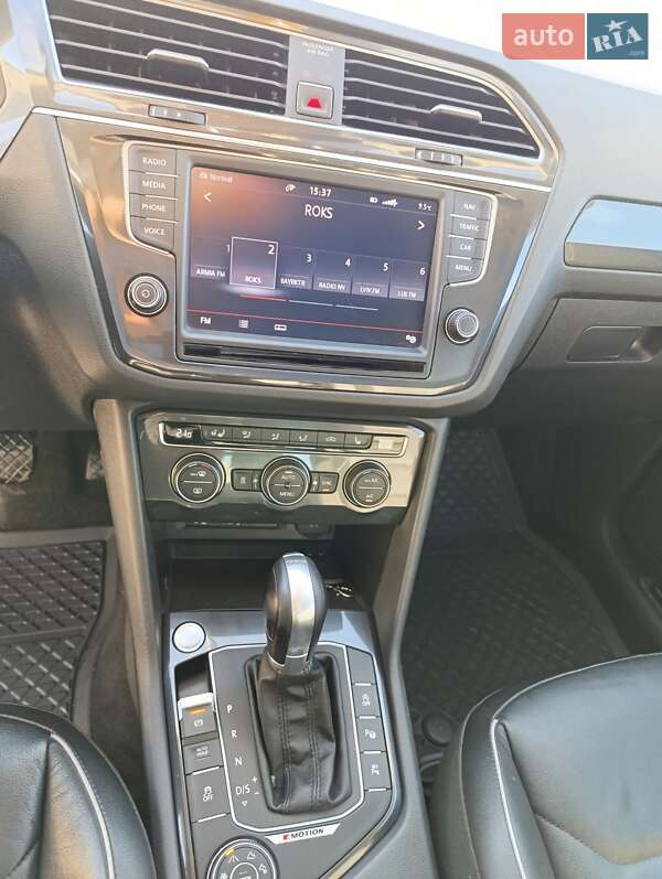 Позашляховик / Кросовер Volkswagen Tiguan 2016 в Львові