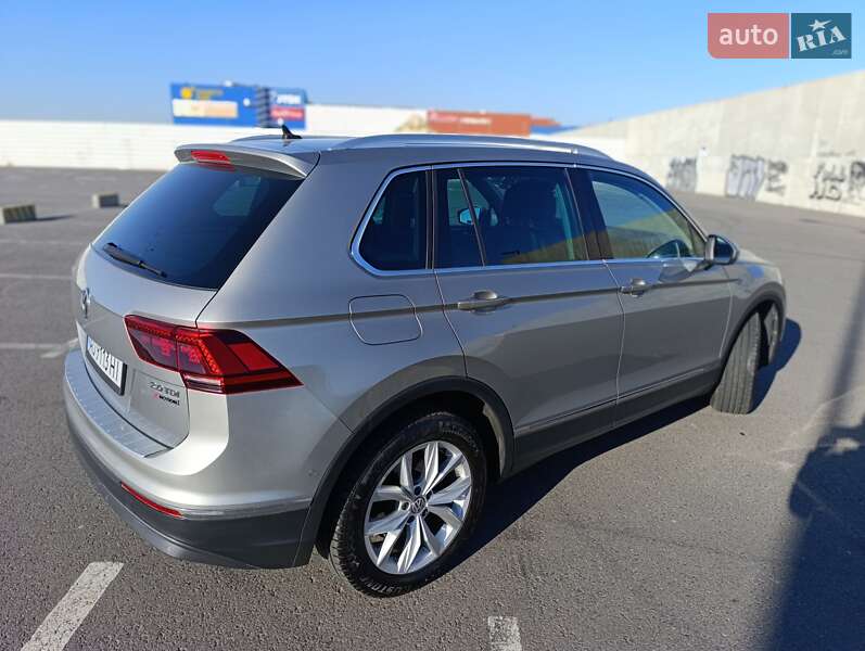 Позашляховик / Кросовер Volkswagen Tiguan 2016 в Львові