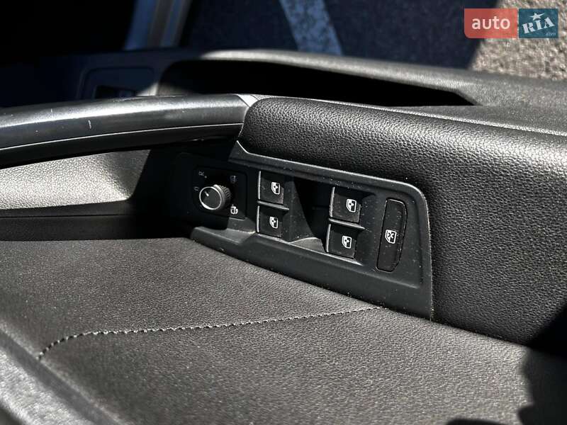 Позашляховик / Кросовер Volkswagen Tiguan 2016 в Львові