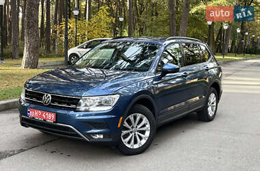 Внедорожник / Кроссовер Volkswagen Tiguan 2018 в 