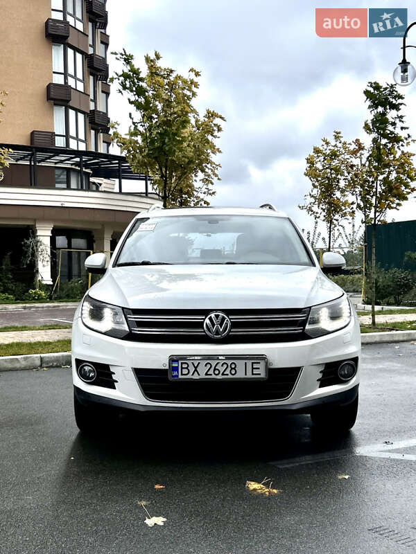 Позашляховик / Кросовер Volkswagen Tiguan 2015 в Києві