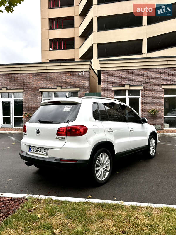 Позашляховик / Кросовер Volkswagen Tiguan 2015 в Києві