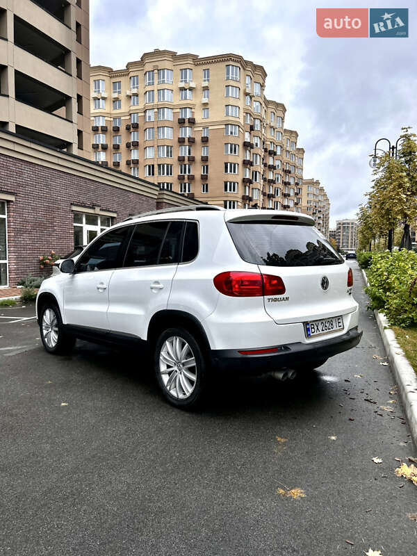 Позашляховик / Кросовер Volkswagen Tiguan 2015 в Києві