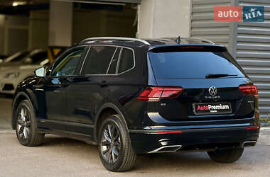 Внедорожник / Кроссовер Volkswagen Tiguan 2021 в 